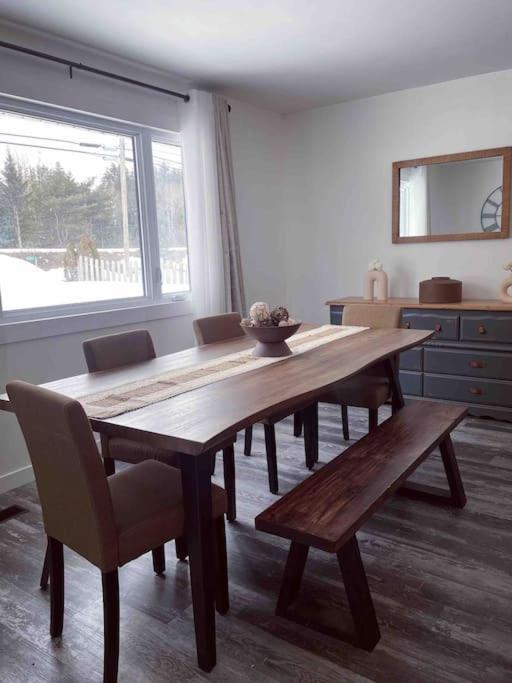 Private Cottage With Huge Private Dog Park! Barrys Bay Exterior photo